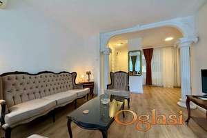 Renoviran trosoban stan sa baštom, Novi Beograd, 69m2